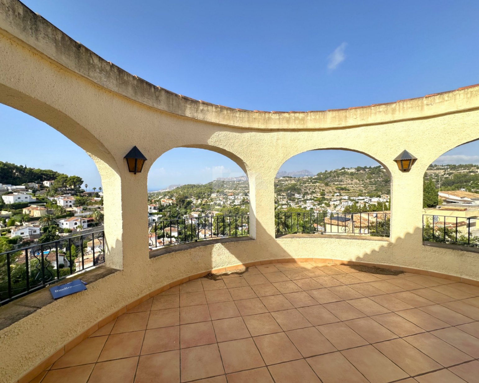 Villa con vistas al mar en venta en Benissa Costa, Costa Blanca.