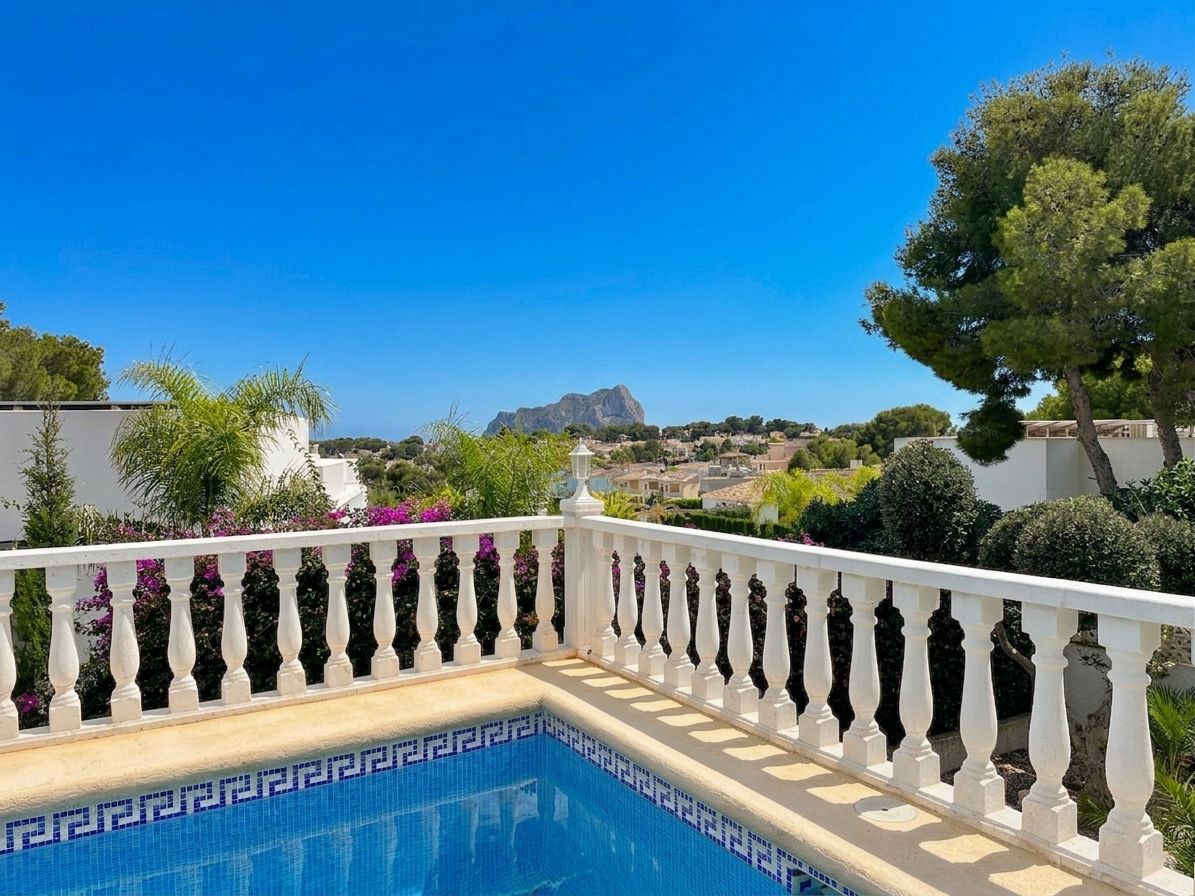 Villa en venta en Benissa con vistas al mar, Costa Blanca.