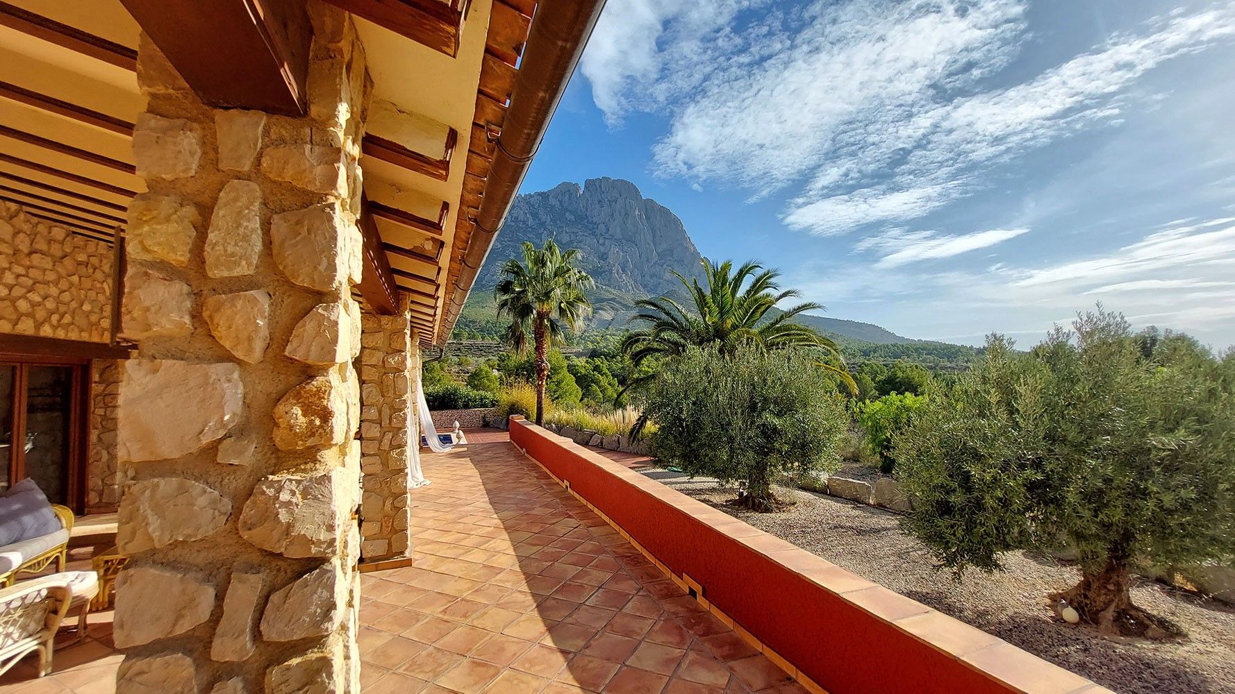Finca rustica en venta con vistas al mar y montaña en Finestrat, Costa Blanca