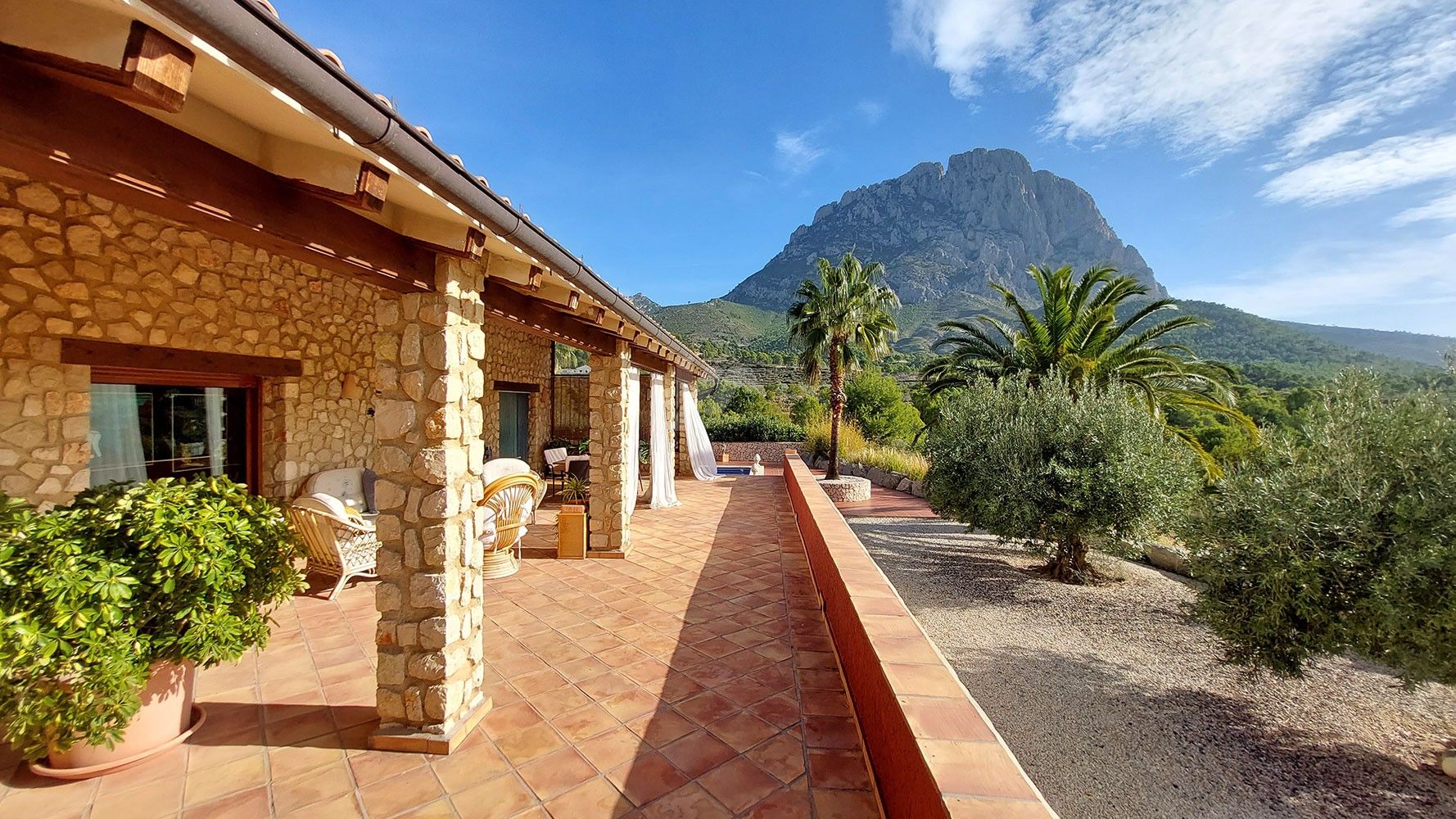 Finca rustica en venta con vistas al mar y montaña en Finestrat, Costa Blanca