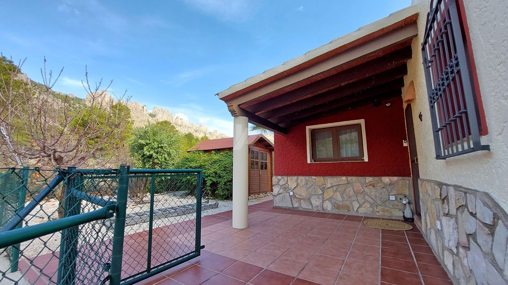 Finca rustica en venta con vistas al mar y montaña en Finestrat, Costa Blanca