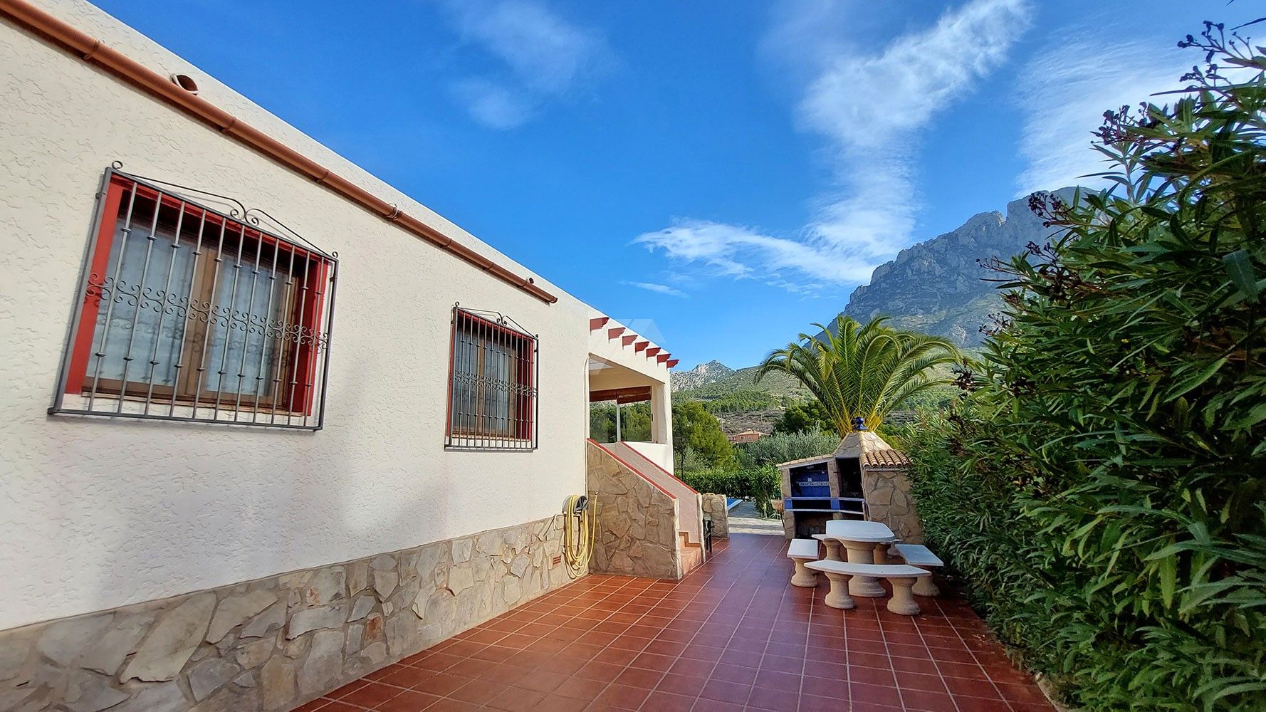 Finca rustica en venta con vistas al mar y montaña en Finestrat, Costa Blanca