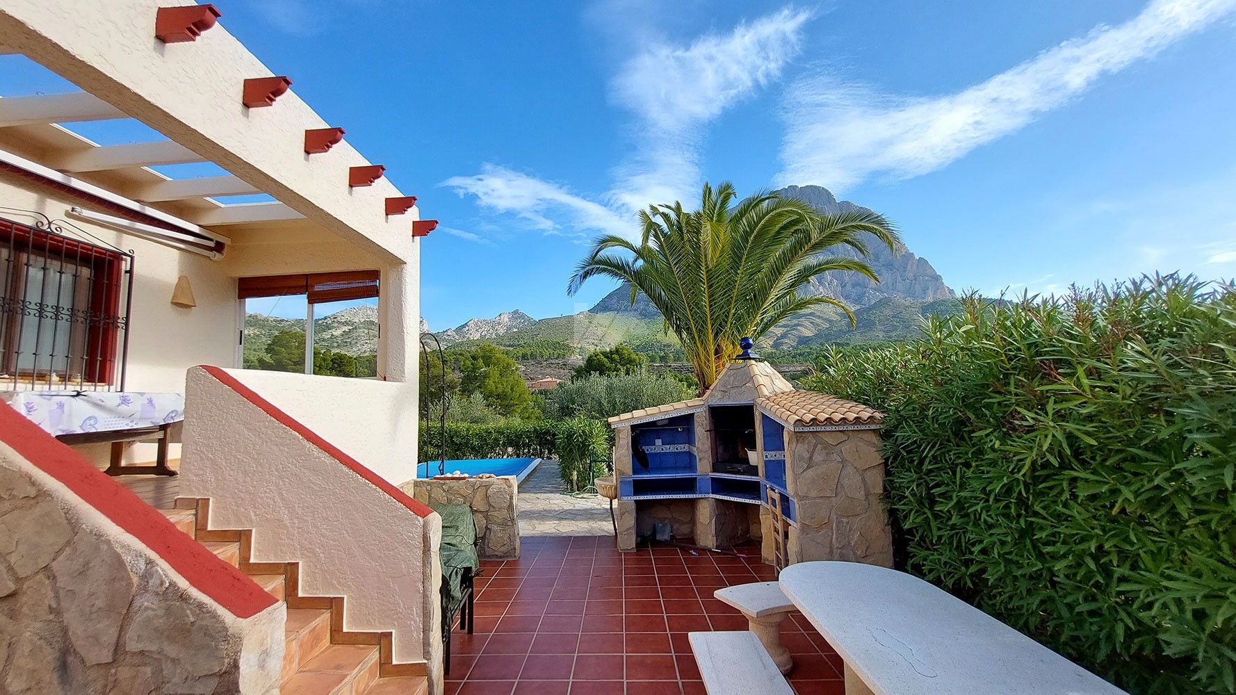 Finca rustica en venta con vistas al mar y montaña en Finestrat, Costa Blanca
