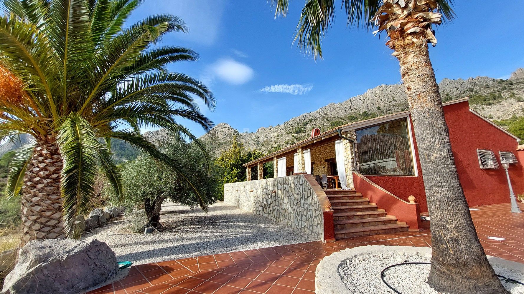 Finca rustica en venta con vistas al mar y montaña en Finestrat, Costa Blanca