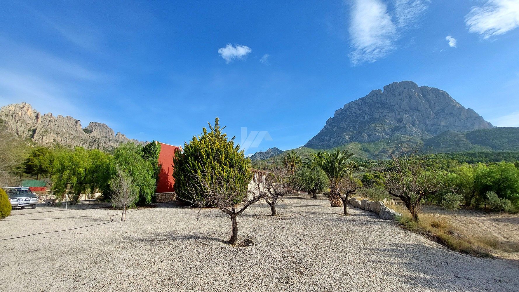 Finca rustica en venta con vistas al mar y montaña en Finestrat, Costa Blanca