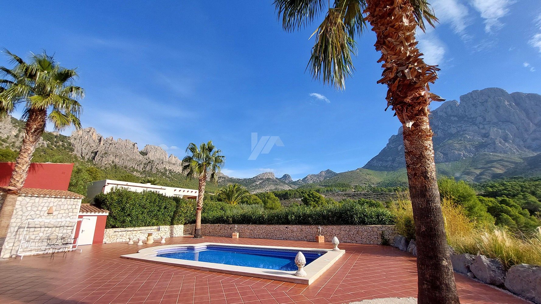 Finca rustica en venta con vistas al mar y montaña en Finestrat, Costa Blanca