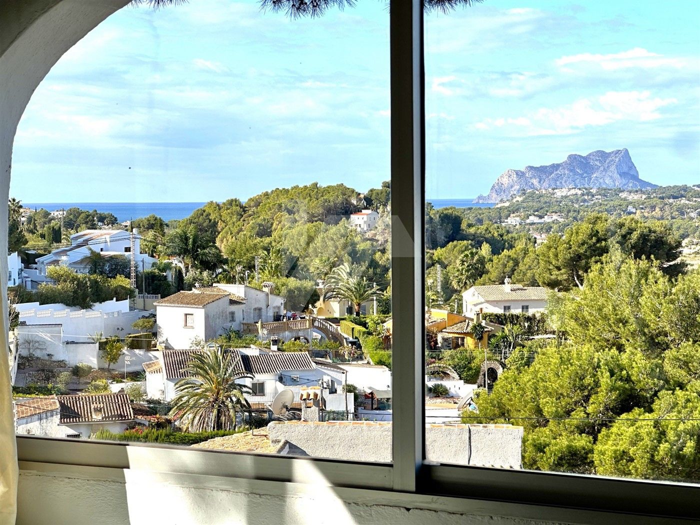 Villa en venta con vistas al mar en Moraira, costa blanca.