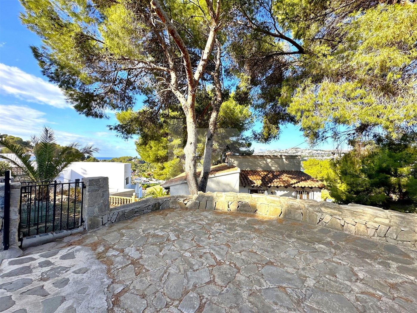 Villa en venta con vistas al mar en Moraira, costa blanca.