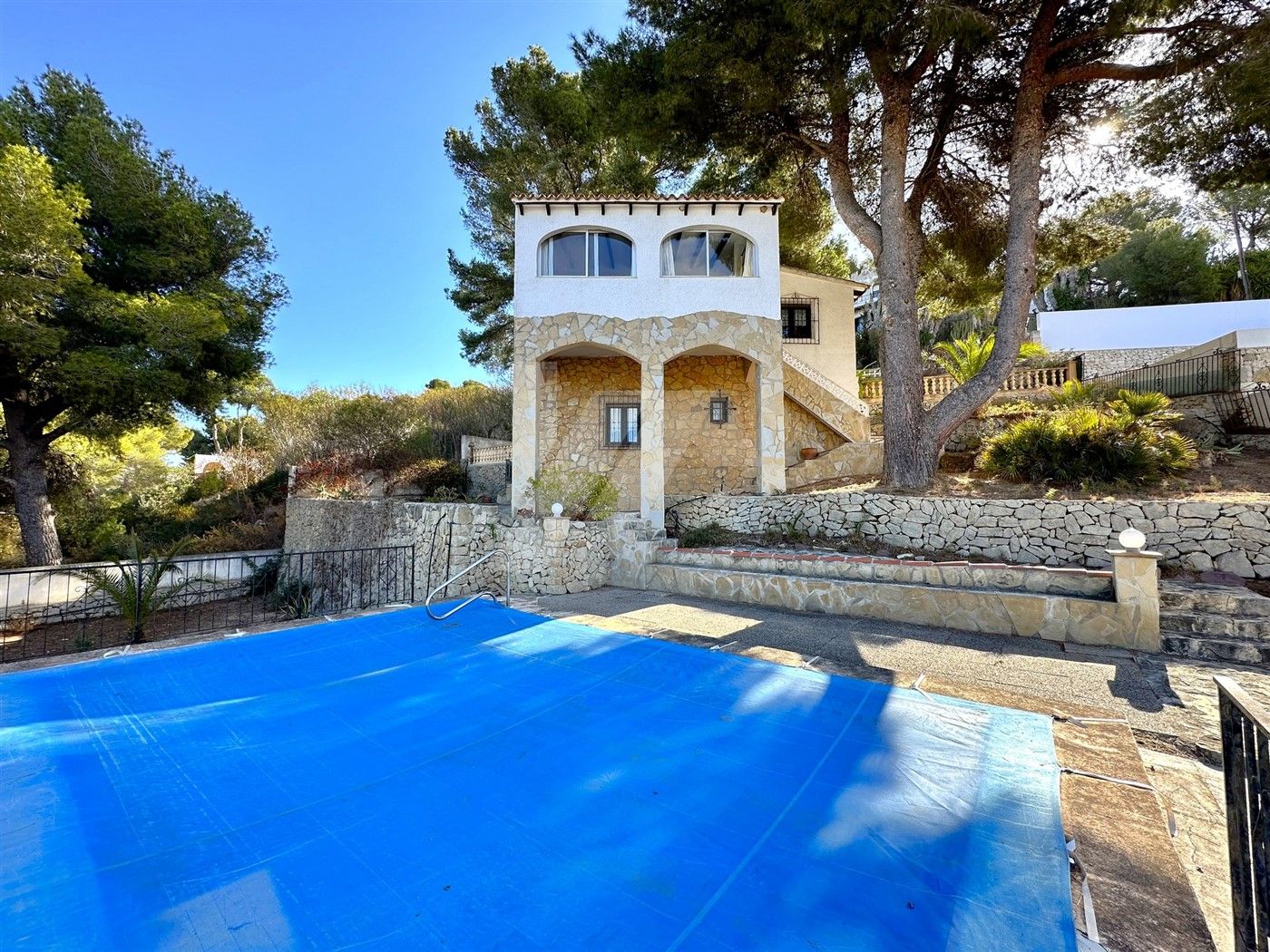Villa en venta con vistas al mar en Paichi, Moraira.