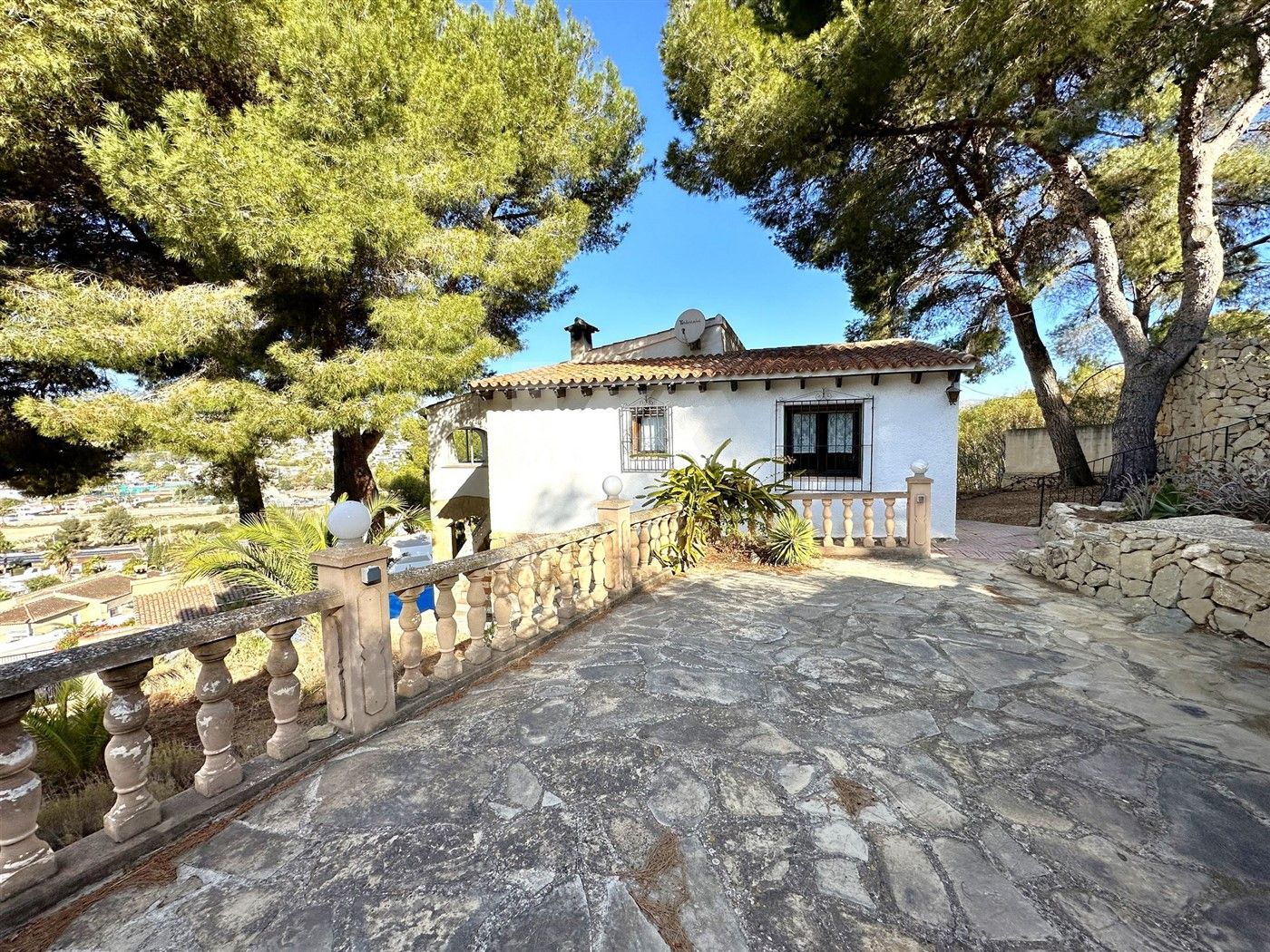 Villa en venta con vistas al mar en Moraira, costa blanca.