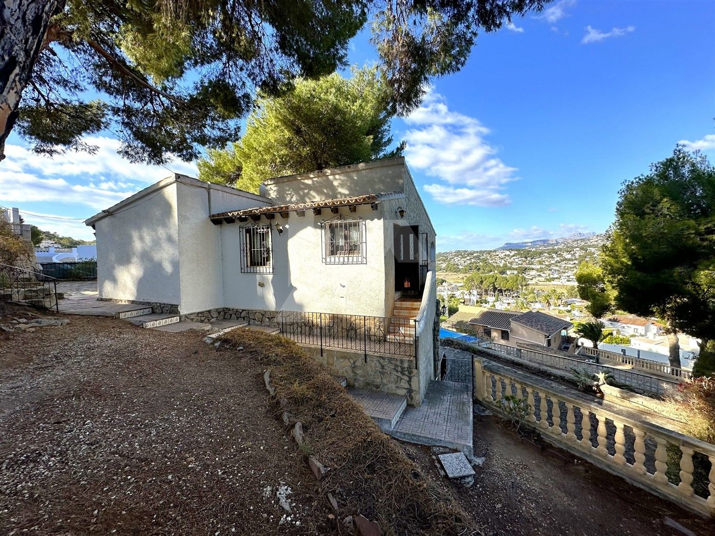 Villa en venta con vistas al mar en Moraira, costa blanca.