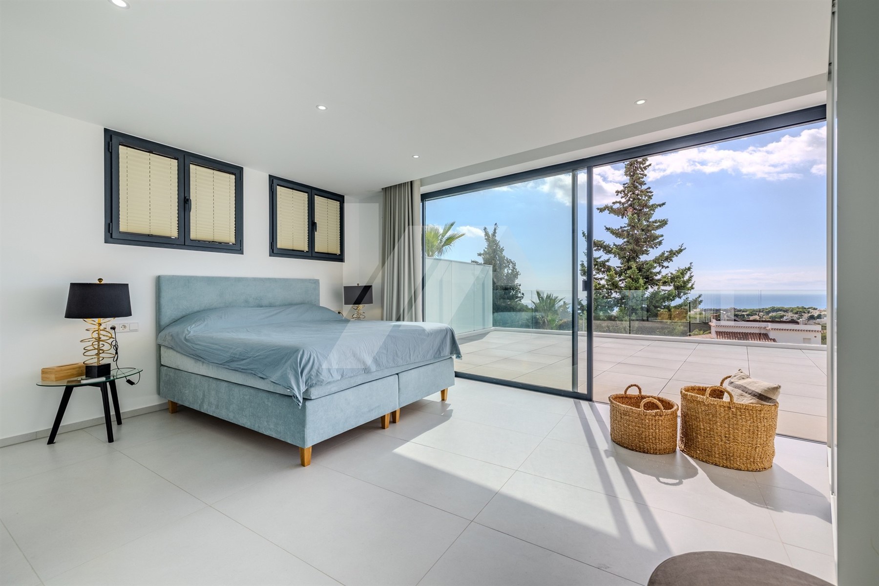 Villa de lujo moderna con vistas abiertas al mar y al Peñon de Ifach, Benissa.