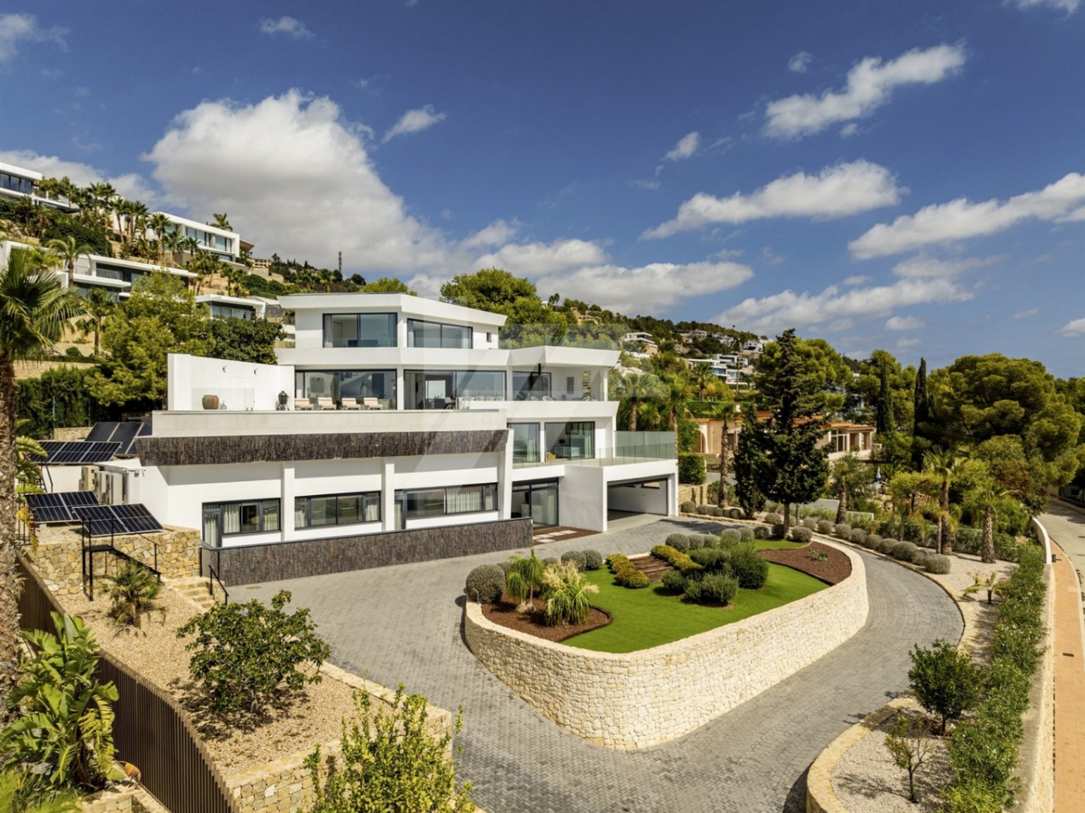 Villa de lujo moderna con vistas abiertas al mar y al Peñon de Ifach, Benissa.