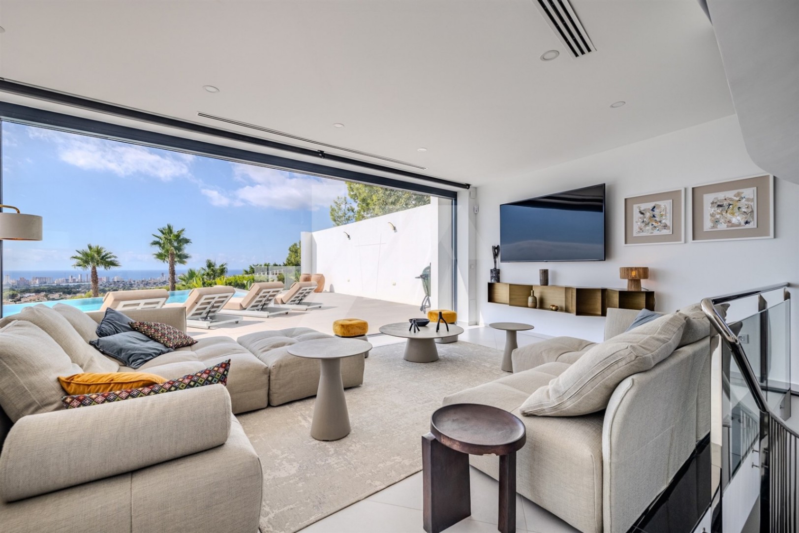 Villa de lujo moderna con vistas abiertas al mar y al Peñon de Ifach, Benissa.
