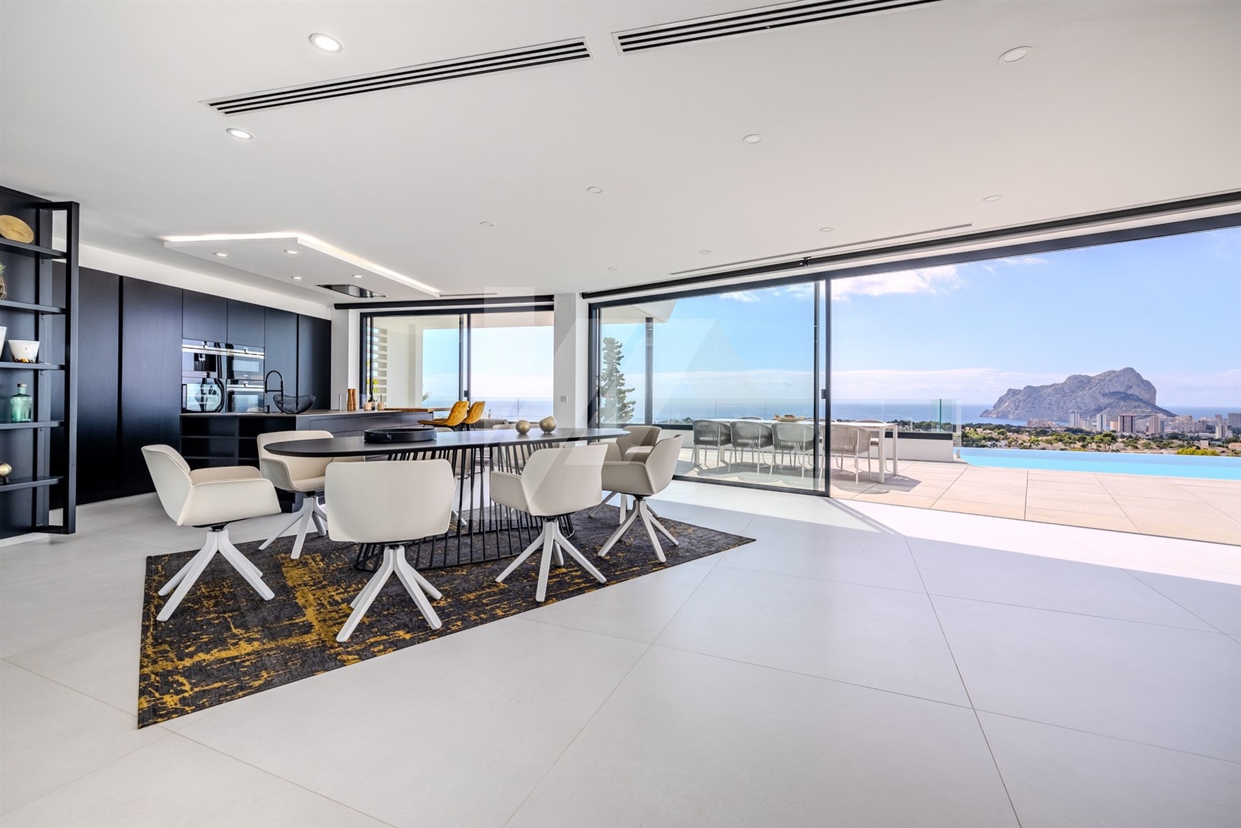 Villa de lujo moderna con vistas abiertas al mar y al Peñon de Ifach, Benissa.