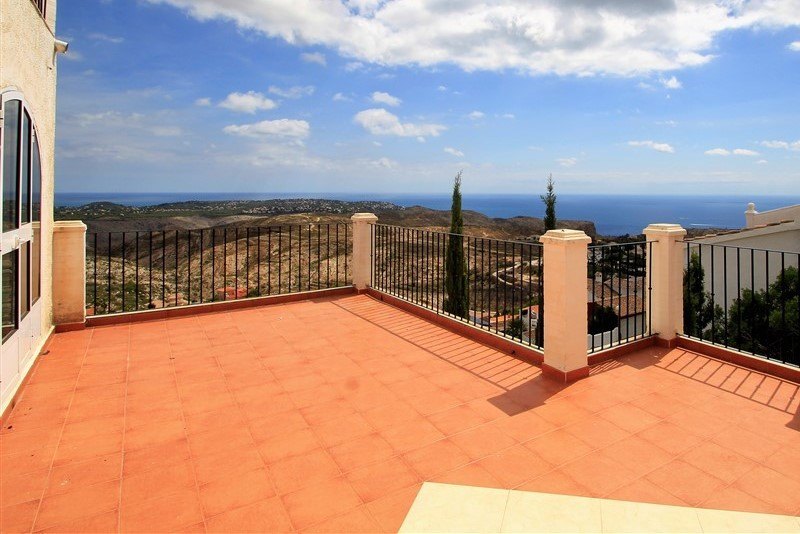 Sea view villa for sale in Cumbre del Sol, Benitachell