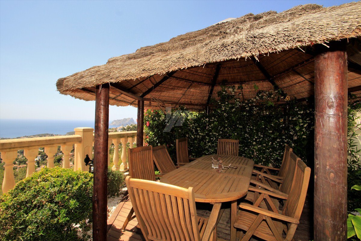 Villa panorámica con vistas al mar en venta en Teulda-Moraira, Costa Blanca.