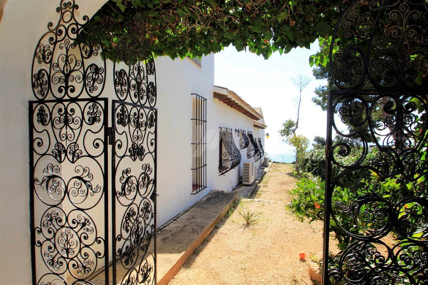 First line villa for sale in Moraira, Costa Blanca.
